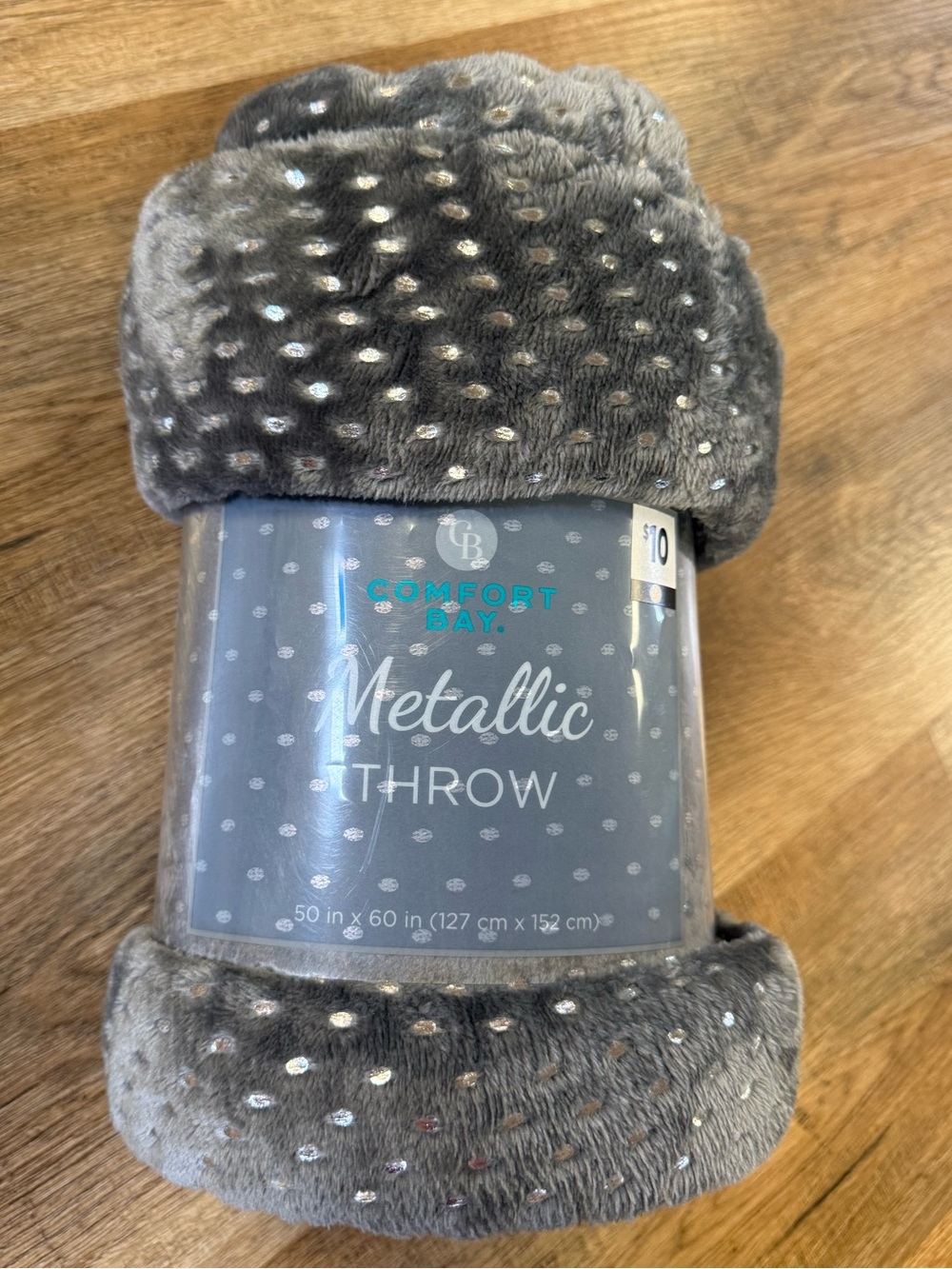 NWT Comfort Bay Metallic Throw Blanket